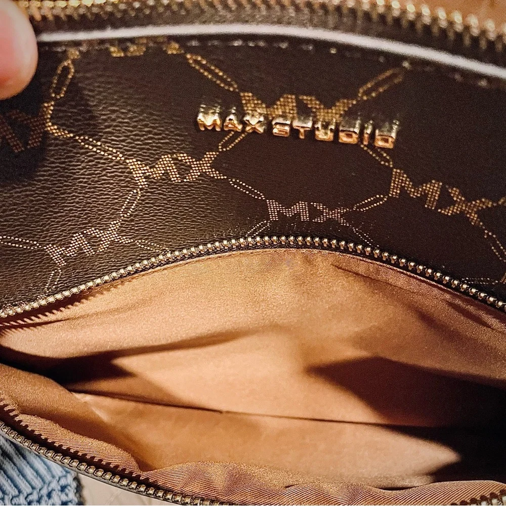Max Studio M/L crossbody NWT - Picture 12 of 12